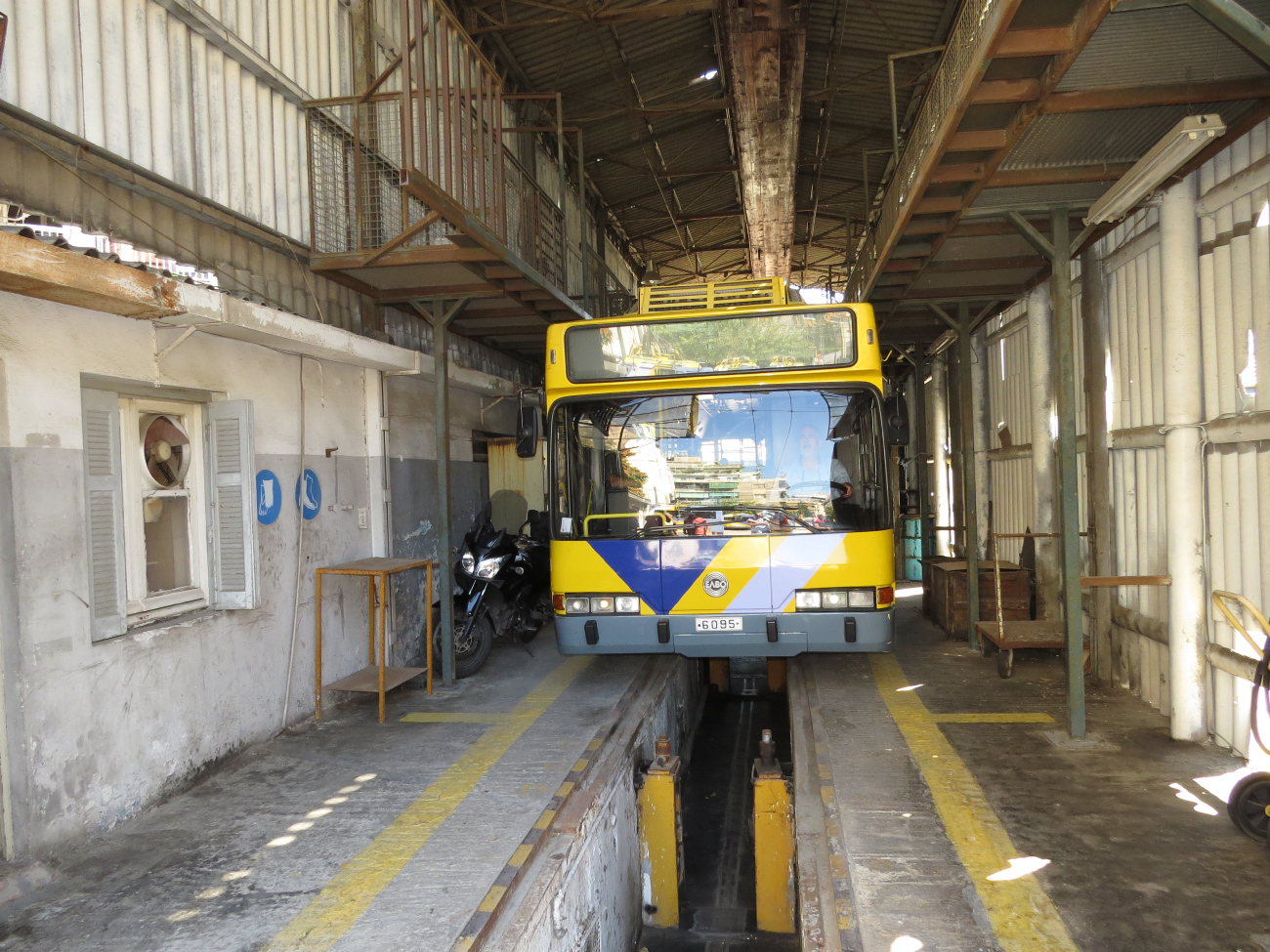 Афины, Neoplan N4216 (ELVO) № 6095; Афины — Троллейбусы – линии и инфраструктура