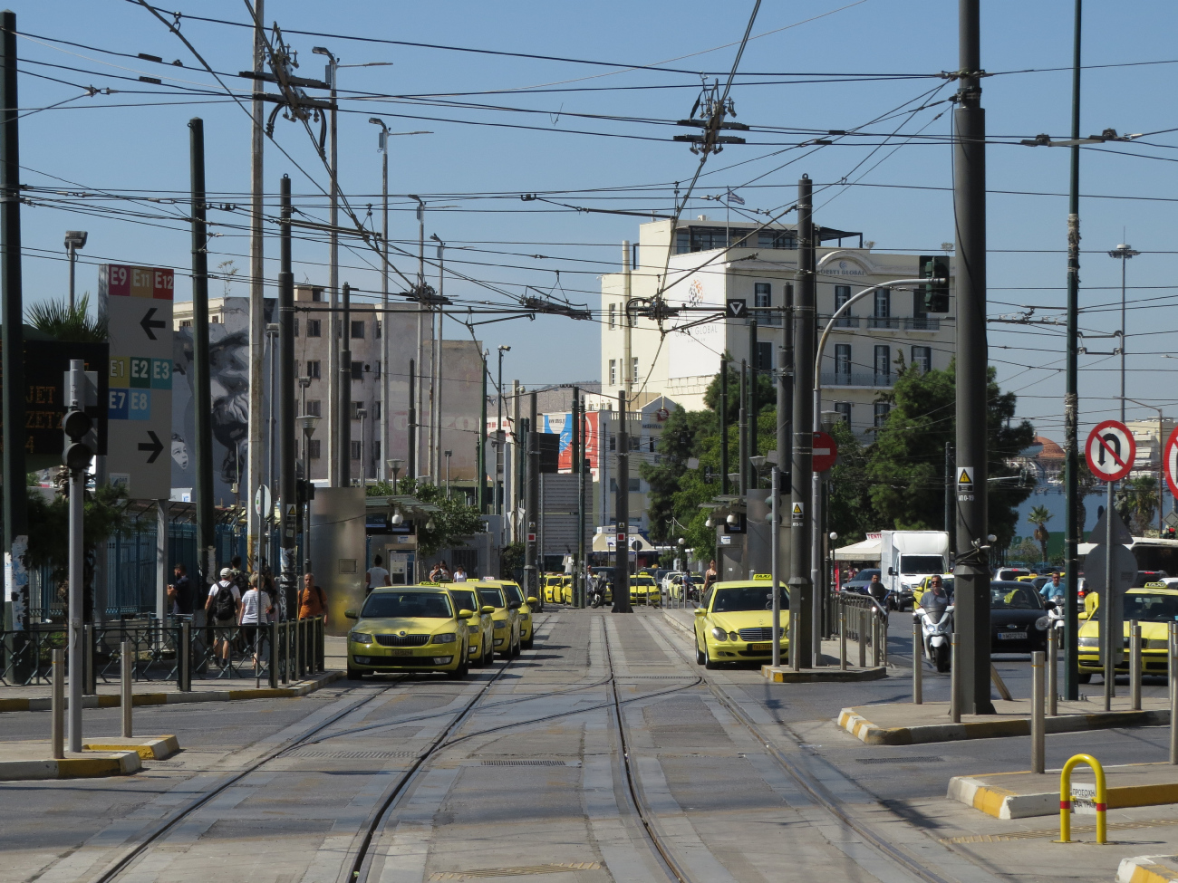 Афины — Трамваи – линии и инфраструктура; Афины — Троллейбусы – линии и инфраструктура