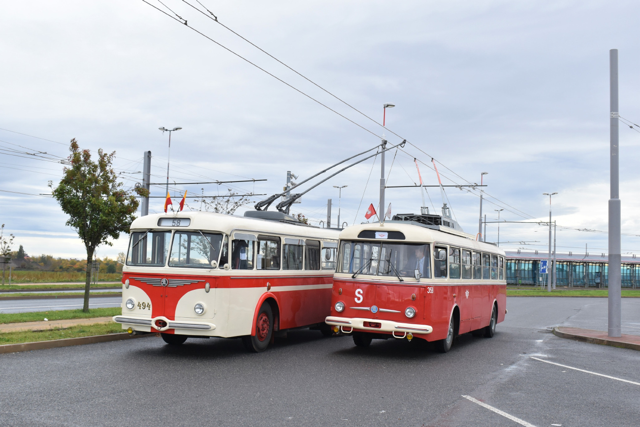 Прага, Škoda 8Tr9 № 494; Пардубице, Škoda 9TrHT28 № 358; Прага — 50 лет спустя – покатушки на троллейбусах и начало регулярной эксплуатации 58 маршрута