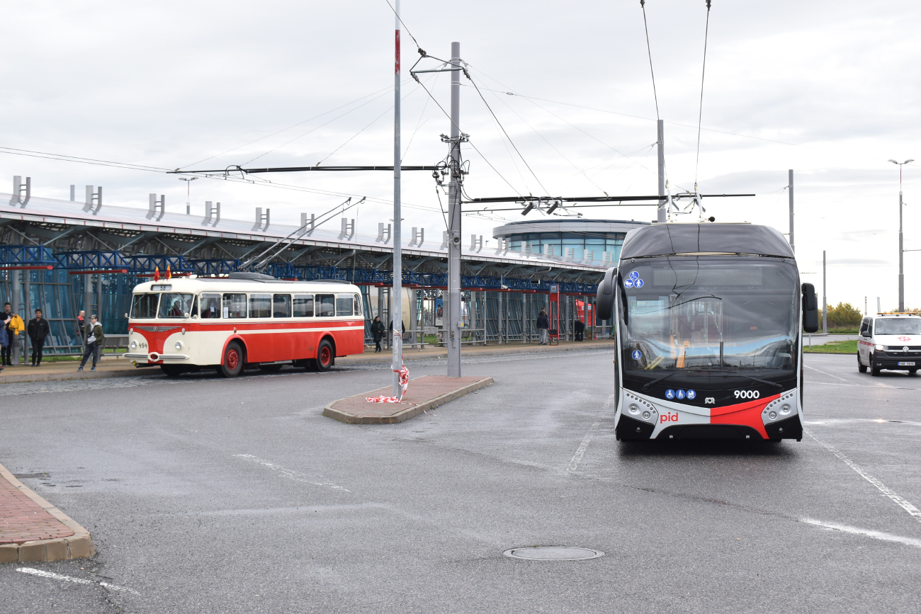 Прага, Škoda 8Tr9 № 494; Прага, SOR TNS 12 (Cegelec) № 9000; Прага — 50 лет спустя – покатушки на троллейбусах и начало регулярной эксплуатации 58 маршрута