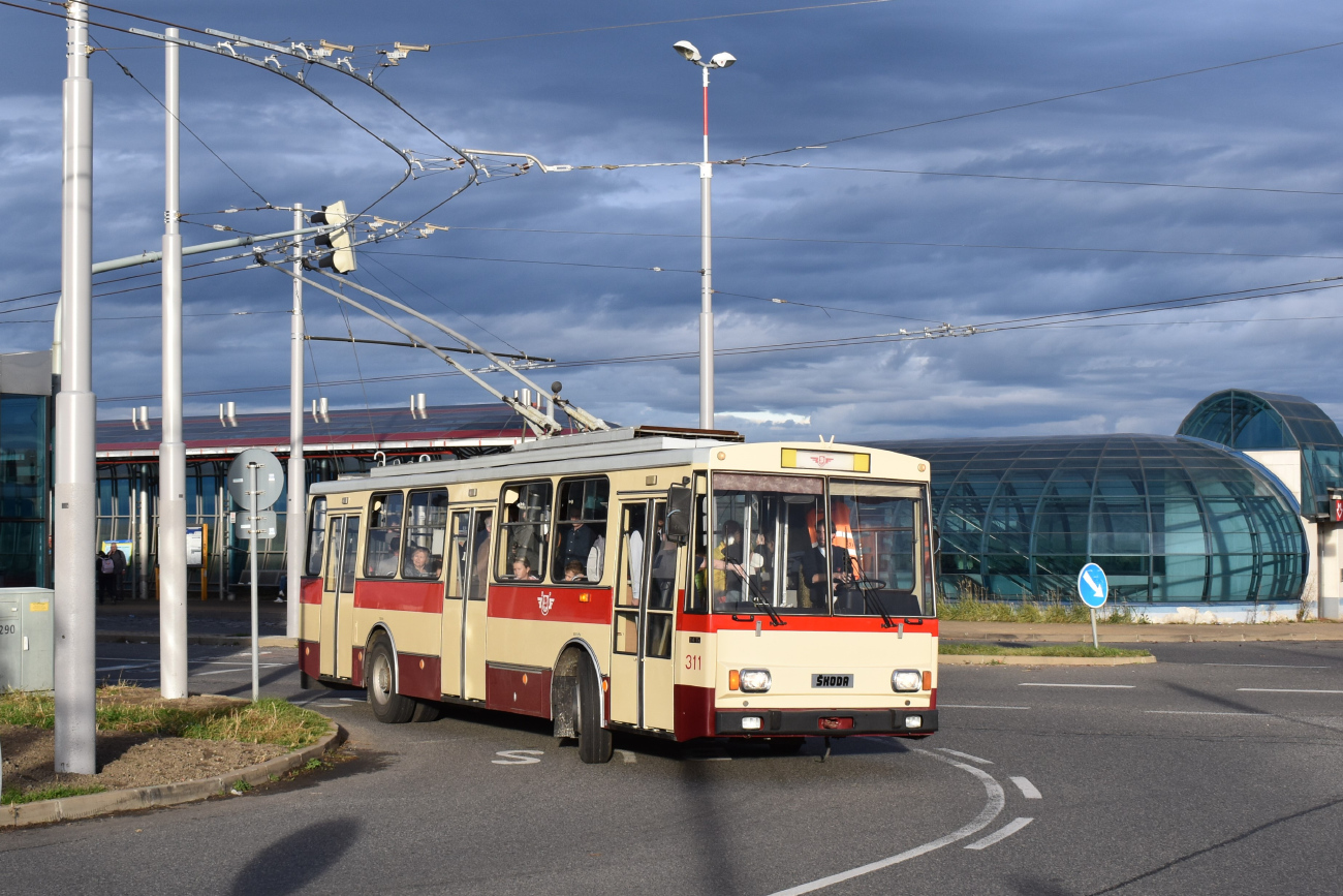 Пардубице, Škoda 14Tr08/6 № 311; Прага — 50 лет спустя – покатушки на троллейбусах и начало регулярной эксплуатации 58 маршрута