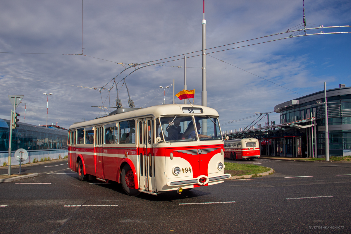 Прага, Škoda 8Tr9 № 494; Прага — 50 лет спустя – покатушки на троллейбусах и начало регулярной эксплуатации 58 маршрута