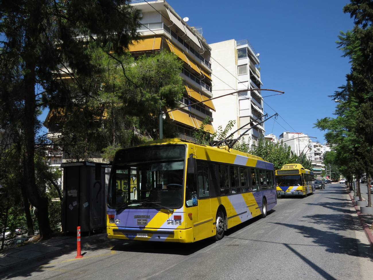 Афины, Van Hool A300T № 7086; Афины — Троллейбусы – линии и инфраструктура