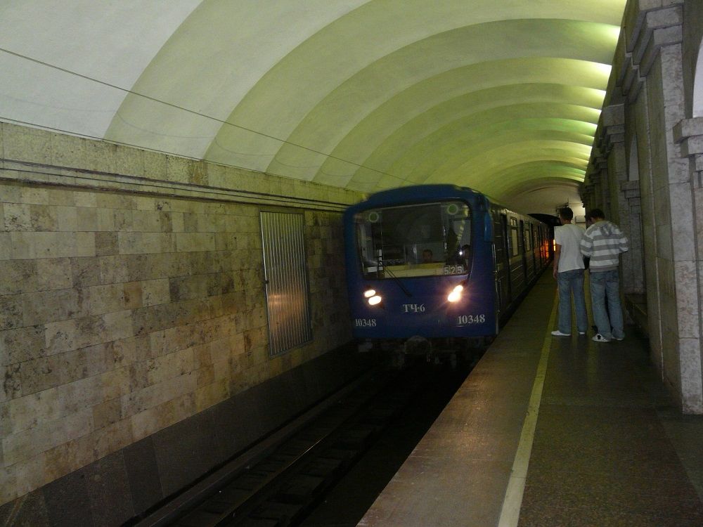 Sankt-Peterburg, 81-540.2 № 10348; Sankt-Peterburg — Metro — Line 5; Sankt-Peterburg — Metro — Vehicles — Others