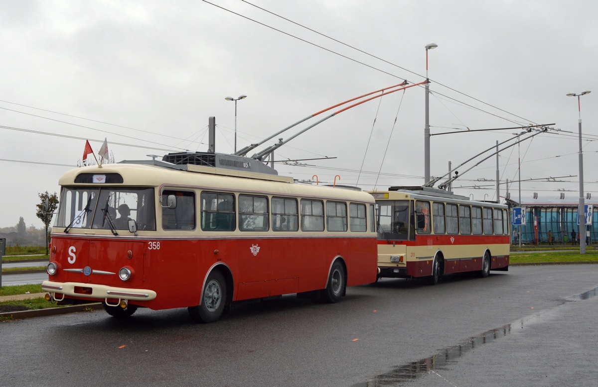 Пардубице, Škoda 9TrHT28 № 358; Пардубице, Škoda 14Tr08/6 № 311; Прага — 50 лет спустя – покатушки на троллейбусах и начало регулярной эксплуатации 58 маршрута