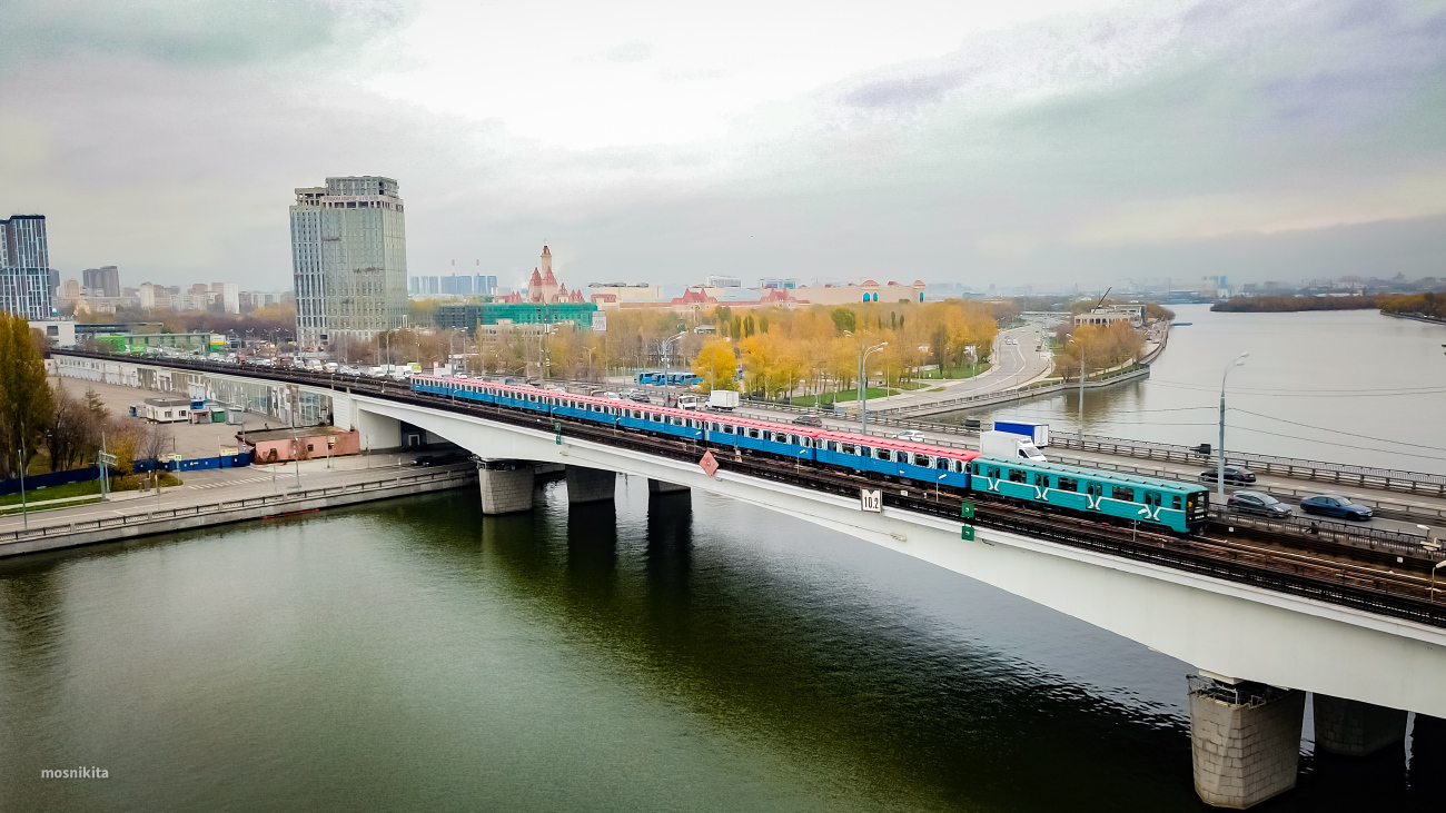 Moscou — Metro — [2] Zamoskvoretskaya Line; Moscou — Metro — Vehicles — Type 81-717/714 and modifications