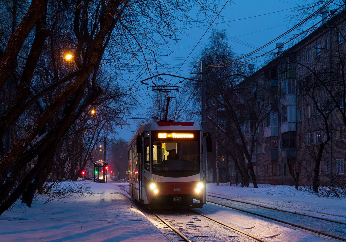 Екатеринбург, 71-407-01 № 035