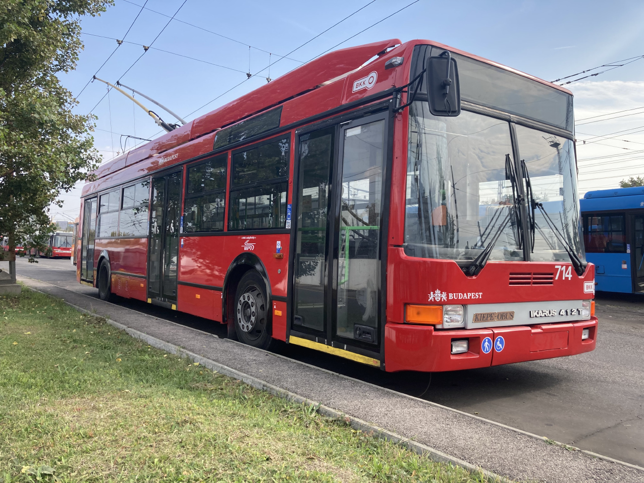 Будапешт, Ikarus 412.81 № 714; Будапешт — Троллейбусный парк