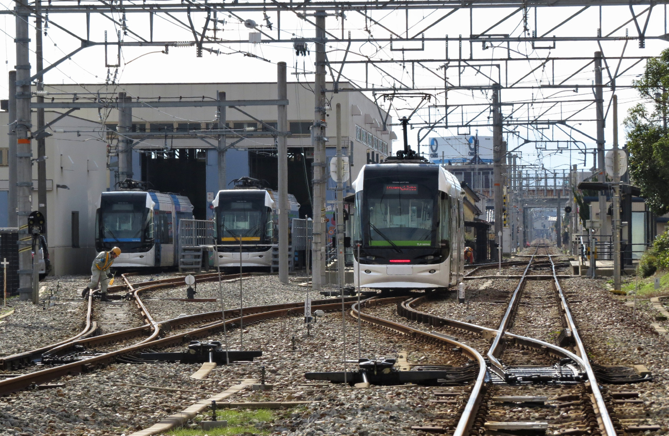 Тояма, Niigata/Bombardier TLR0600 № 0606; Тояма, Niigata/Bombardier TLR0600 № 0603; Тояма, Niigata/Bombardier TLR0600 № 0604; Тояма — Трамвайное депо (Portram); Тояма — Трамвайные линии и инфраструктура (Portram)