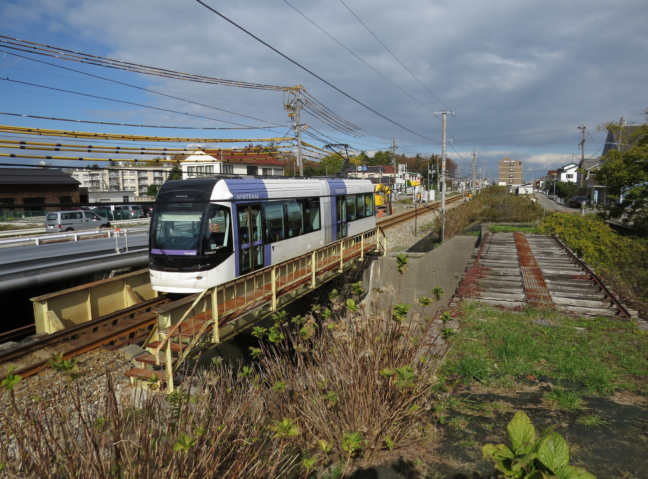 Тояма, Niigata/Bombardier TLR0600 № 0607; Тояма — Трамвайные линии и инфраструктура (Portram)