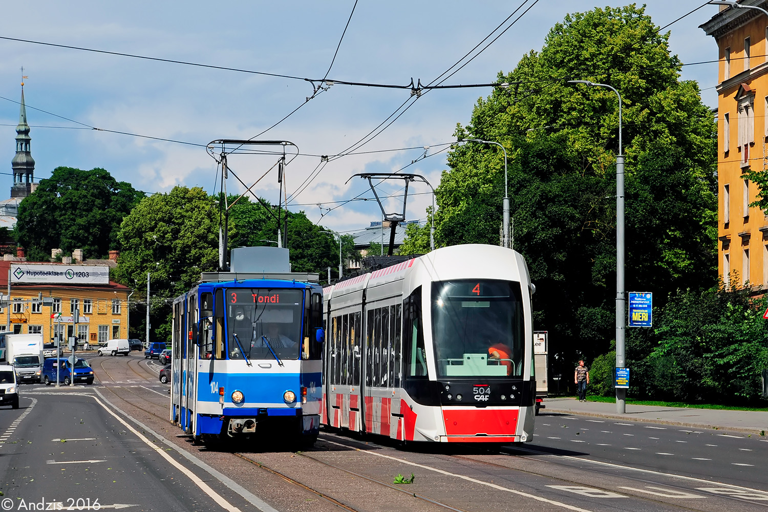 Таллин, Tatra KT4SU № 104; Таллин, CAF Urbos AXL № 504