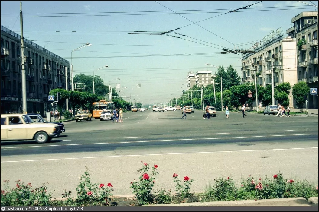 Душанбе, ЗиУ-682В [В00] № 1016; Душанбе — Исторические фотографии — Душанбе