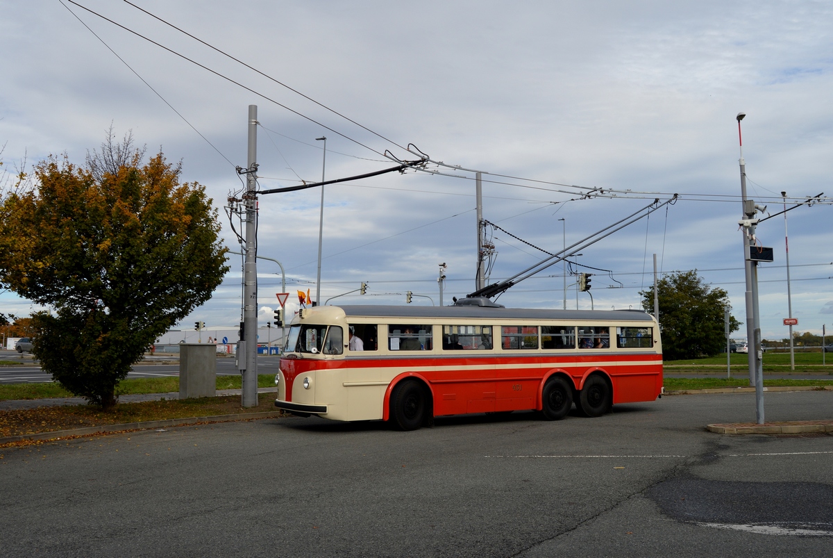 Прага, Tatra T400 III.B № 431; Прага — 50 лет спустя – покатушки на троллейбусах и начало регулярной эксплуатации 58 маршрута