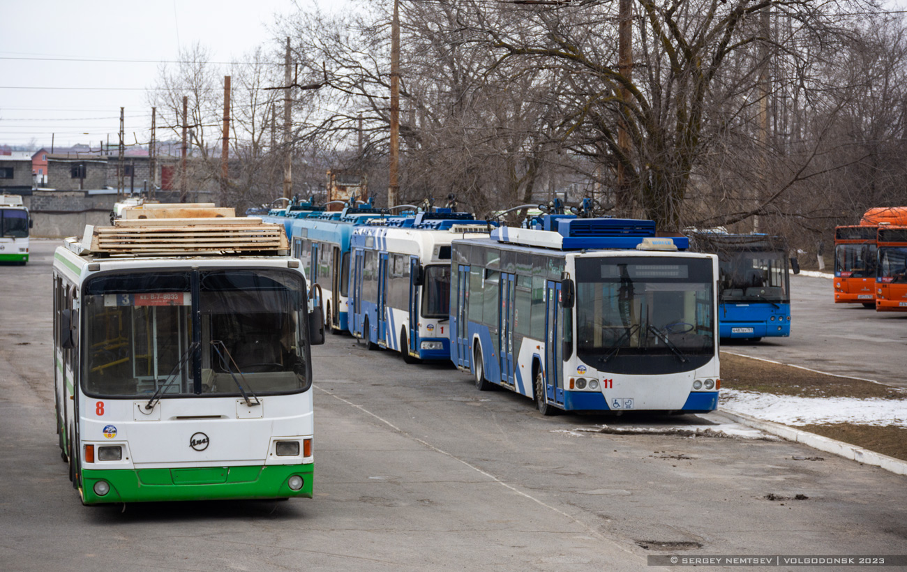 Волгодонск, ЛиАЗ-5280 (ВЗТМ) № 8; Волгодонск, ВМЗ-5298.01 «Авангард» № 11