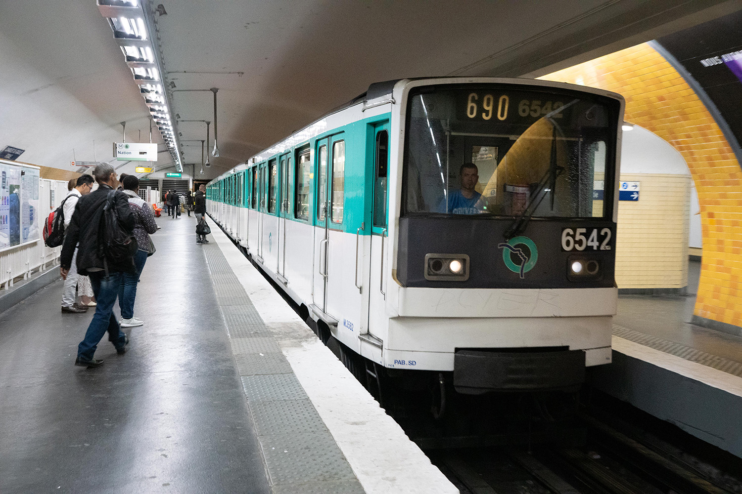Париж -  Версаль -  Ивелин, Alstom MP 73 № 6542