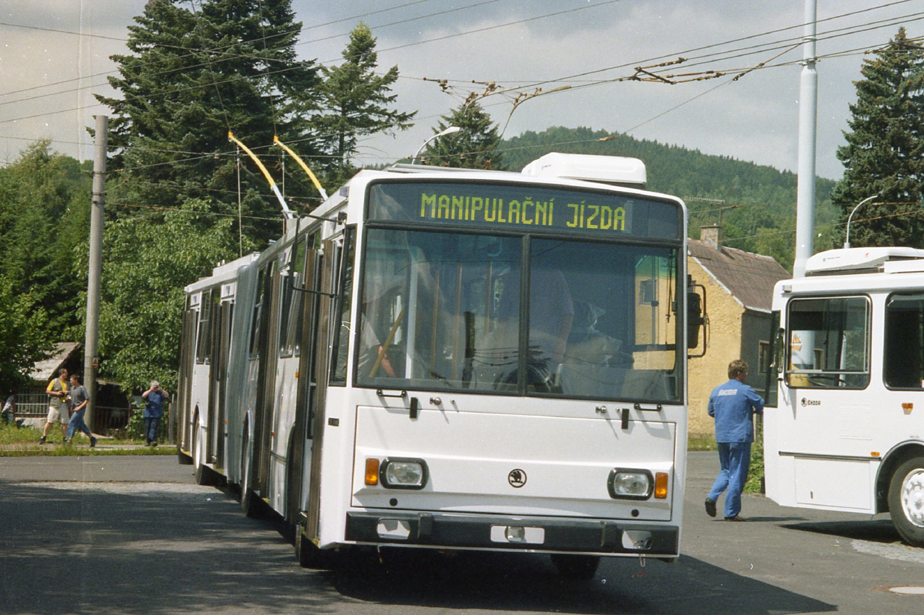 Ческе-Будеёвице, Škoda 15TrMM № 56; Остров — Новые троллейбусы Škoda