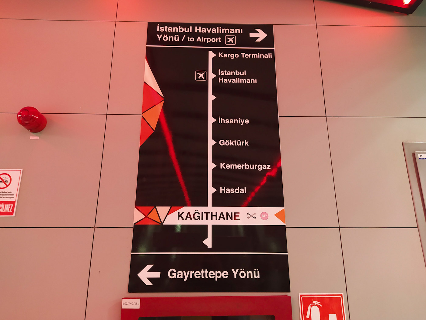 Стамбул — Метрополитен — Линия M11 (Gayrettepe — İstanbul Havalimanı — Arnavutköy); Стамбул — Схемы на станциях и остановках