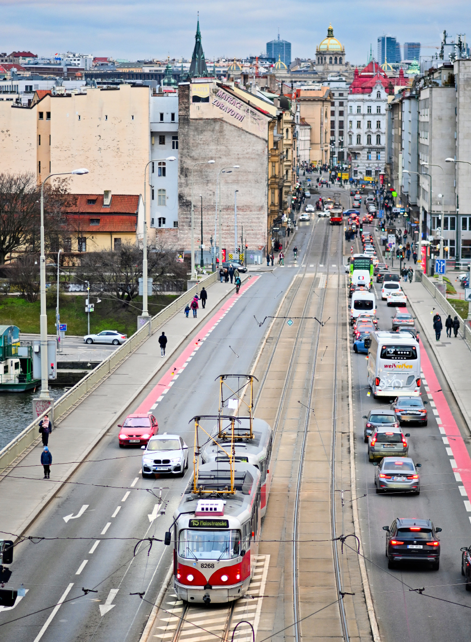 Praga — Bridges; Praga — Tram Lines and Infrastructure