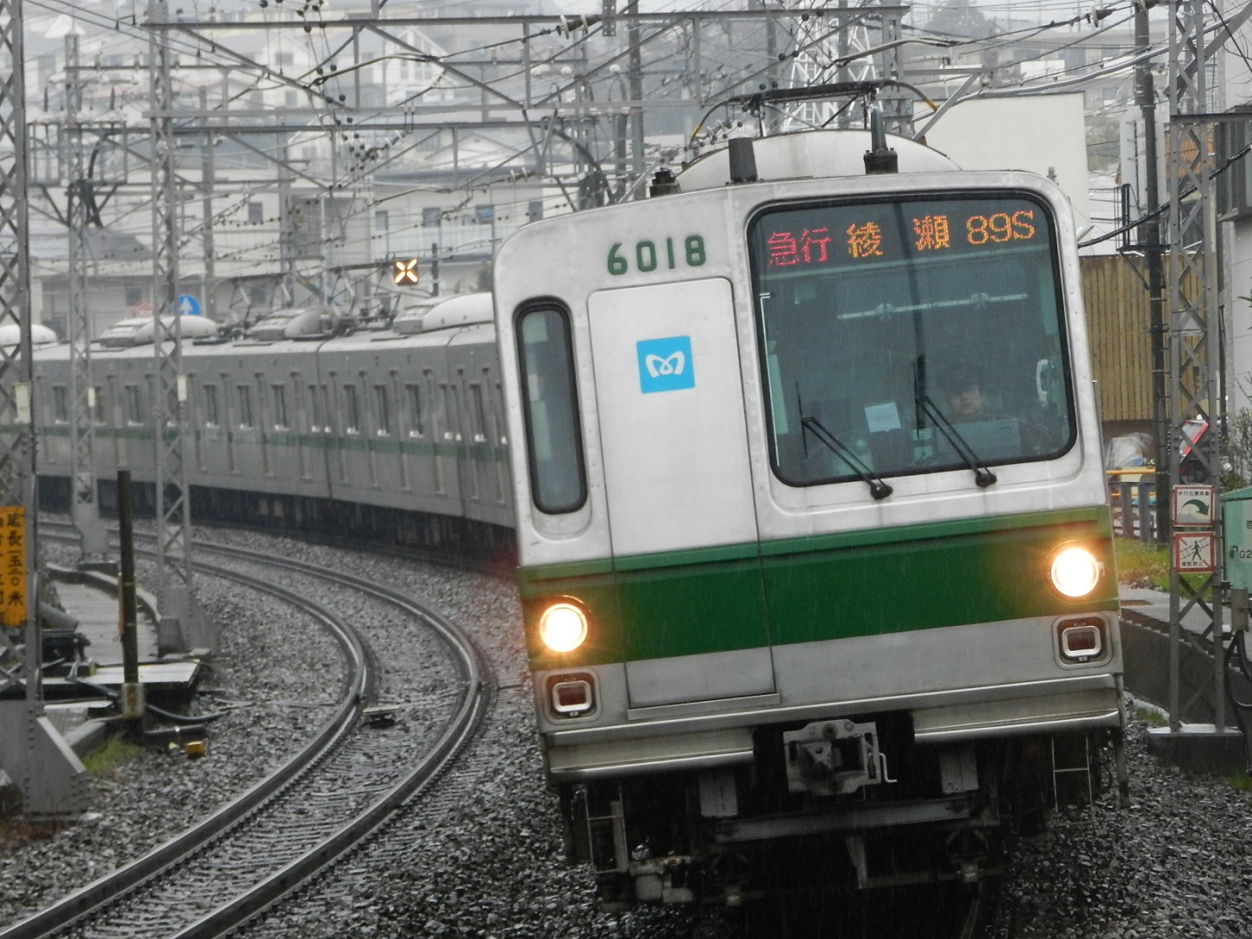 Токио, 東京メトロ6000系 Tokyo Metro 6000 series № 6118F