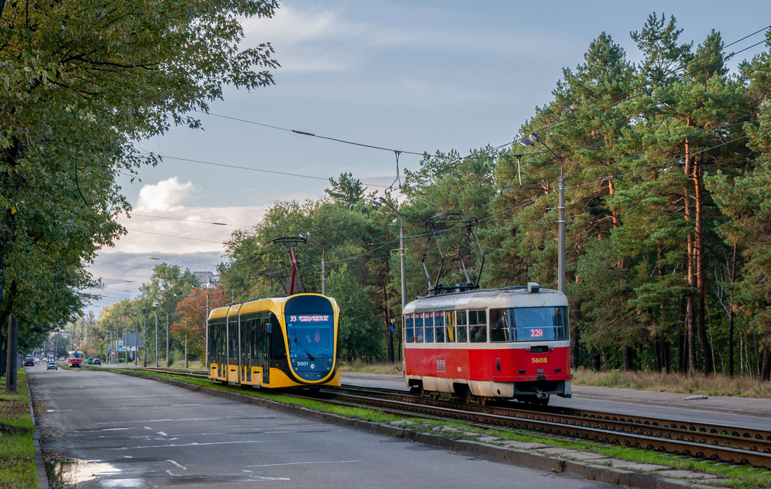 Kyjev, К1Т306 č. 5001; Kyjev, Tatra T3SUCS č. 5608