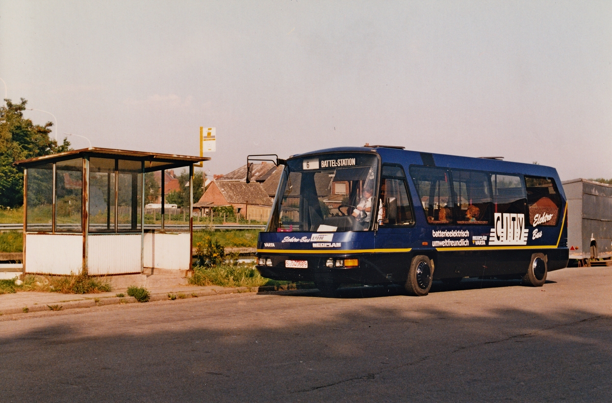 Антверпен — Trials in 1993 of a Neoplan electric bus in Mechelen.