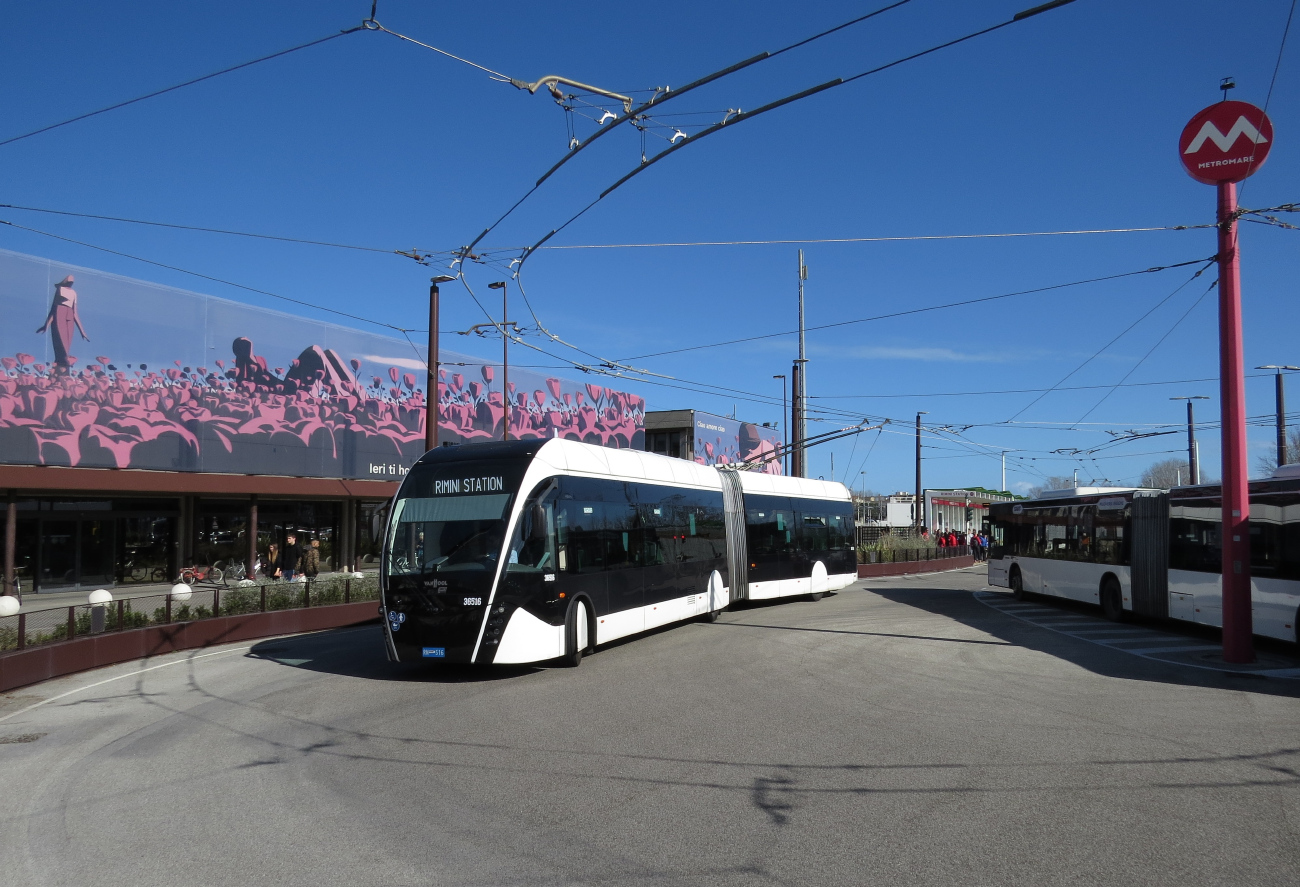 Римини, Van Hool Exqui.City 18 № 36516; Римини — Инфраструктура линии скоростного троллейбуса Metromare