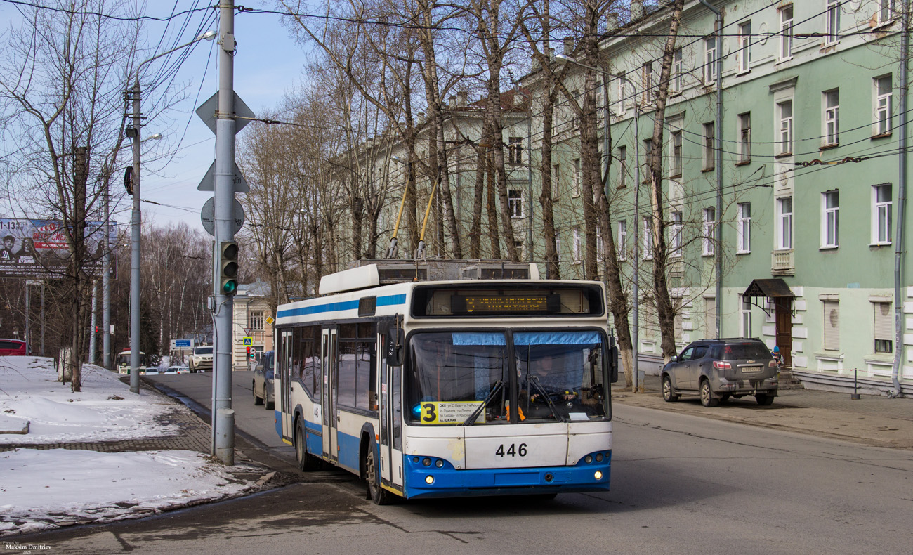 Автобус 446 хвойный красное. СВАРЗ-МАЗ-6235.00. СВАРЗ 6235. Троллейбус. Троллейбус России.