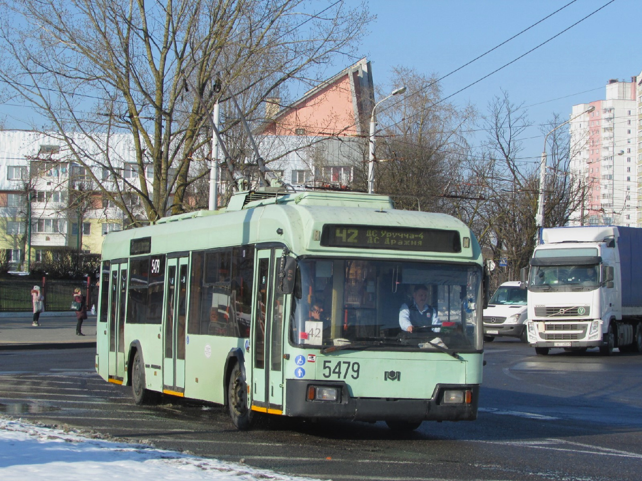 БКМ 321 троллейбус зелёный Минск. Трамвай БКМ. Трамвай и троллейбус. Троллейбус фото.