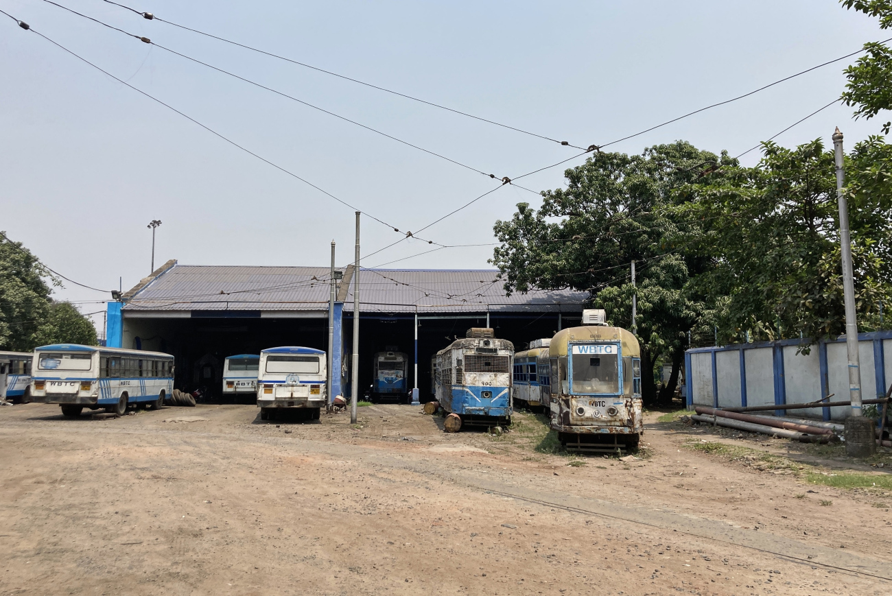 Калькутта, Calcutta Class N № 710; Калькутта, Calcutta Class N № 703; Калькутта, Series 681-700 № 688; Калькутта — Закрытые и временно закрытые линии; Калькутта — Трамвайные линии и инфраструктура