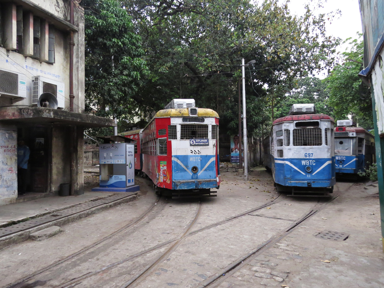 Калькутта, Calcutta Class N № 211; Калькутта, Series 681-700 № 697 (৬৯৭); Калькутта — Трамвайные линии и инфраструктура