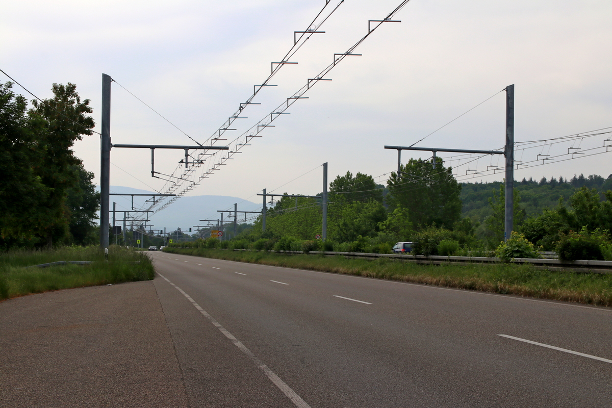 Diaľnice Nemecka — Infrastructure of freight trolley-truck test facilities • Infrastruktur von Oberleitungs-LKW-Teststrecken