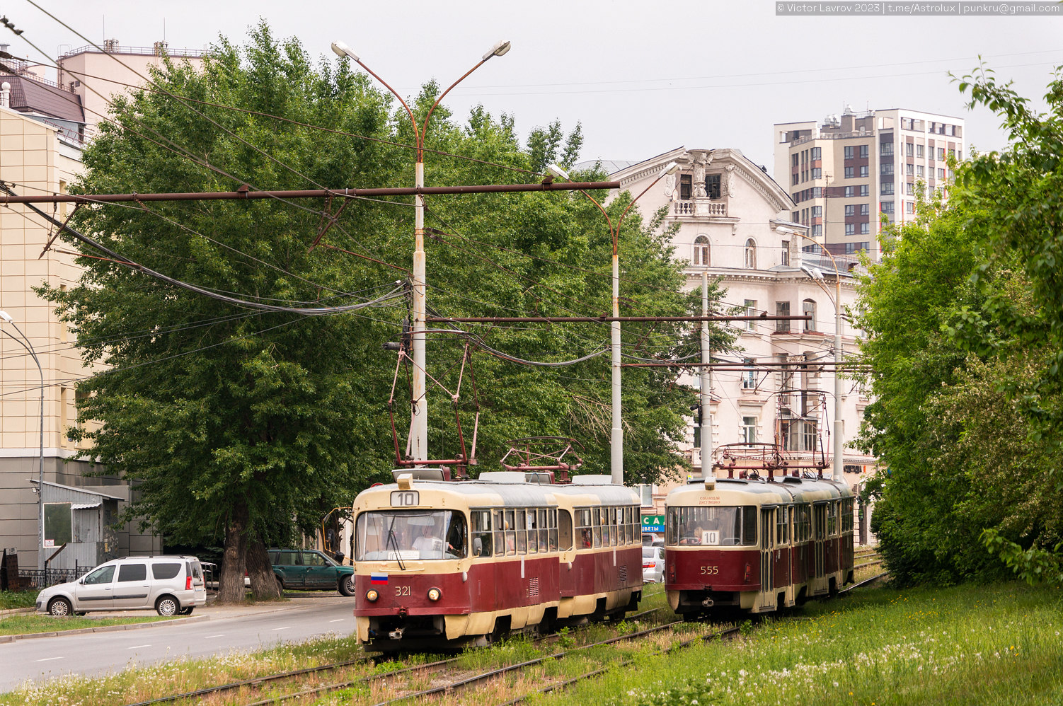 Екатеринбург, Tatra T3SU № 321; Екатеринбург, Tatra T3SU № 555