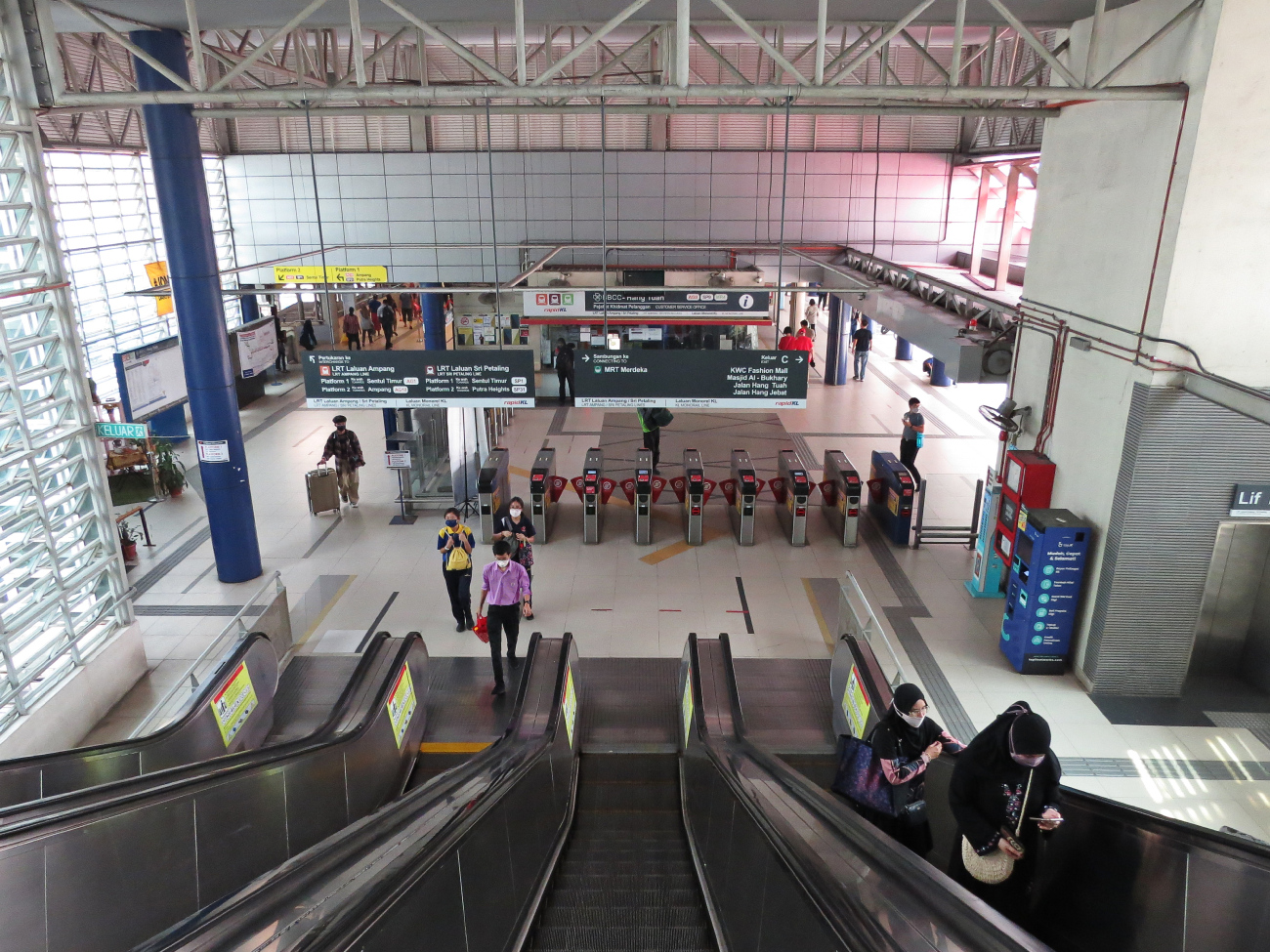 Куала-Лумпур — Линия 3/4 — LRT (Ampang / Sri Petaling Line); Куала-Лумпур — Линия 8 — KL Monorail