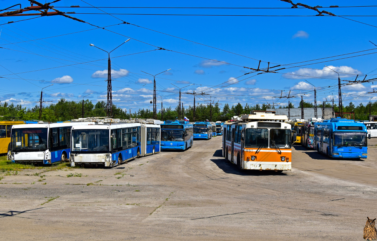 Дзержинск, Тролза-6206.00 «Мегаполис» № (1621); Дзержинск, Тролза-6206.00 «Мегаполис» № (3674); Дзержинск, ЗиУ-682Г [Г00] № 052