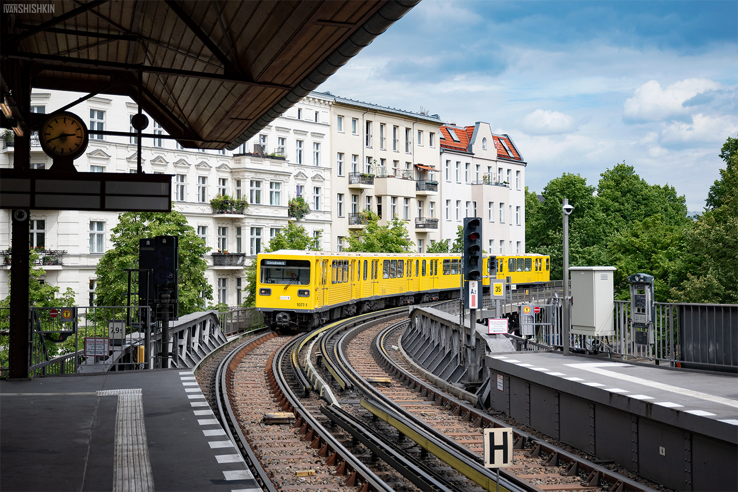 Berlynas, BVG GI/1E nr. 1077-1; Berlynas — U-Bahn — line U1