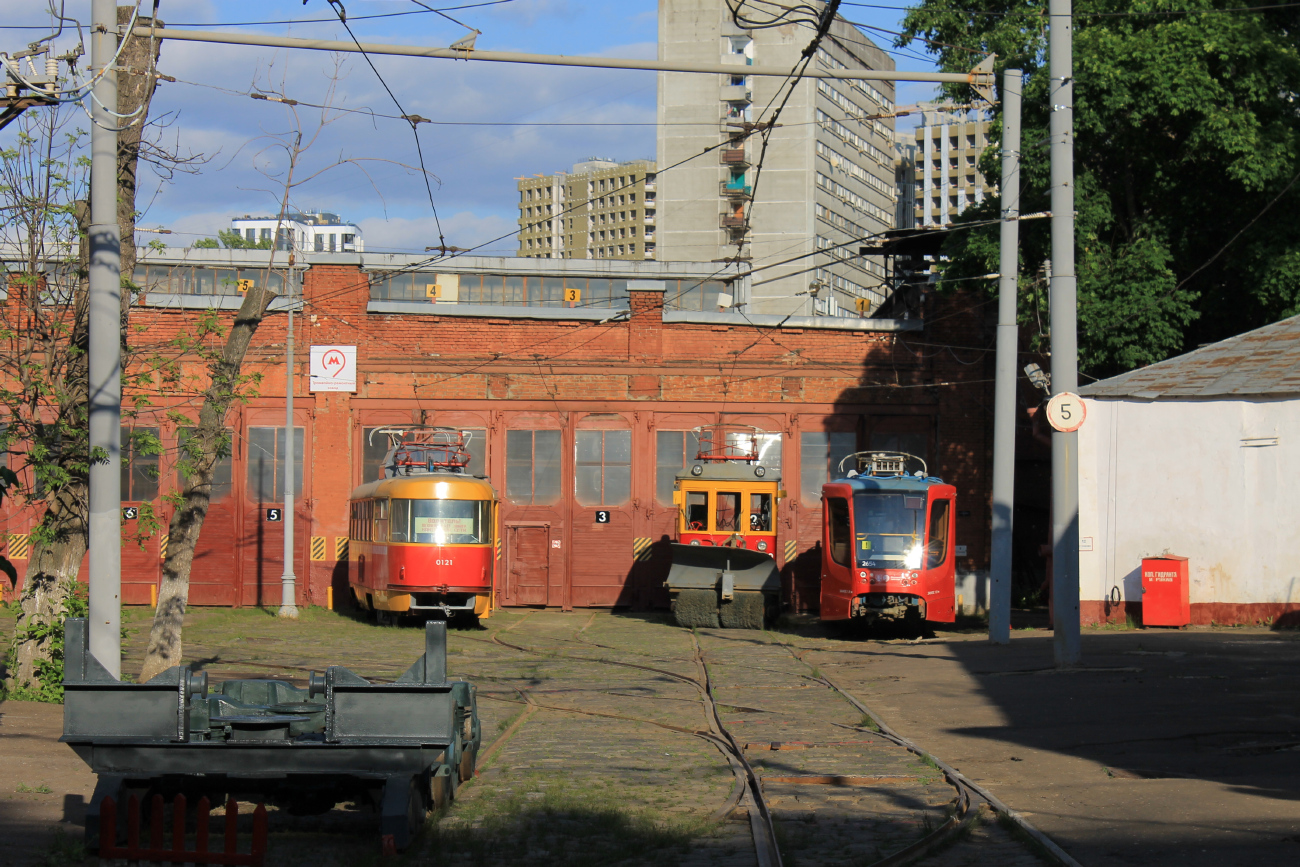 Москва, Tatra T3SU (двухдверная) № 0121; Москва, ГС-4 (ГВРЗ) № 0112; Москва, 71-623-02 № 2654