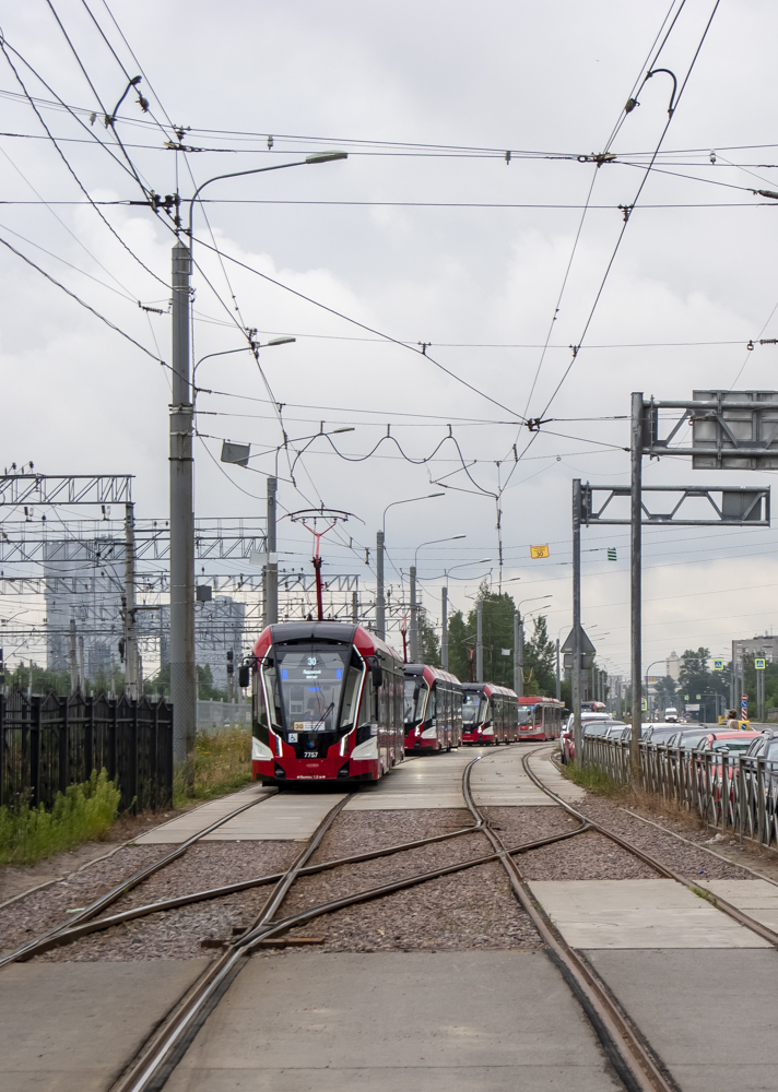 Санкт-Петербург, 71-932 «Невский» № 7757; Санкт-Петербург — Происшествия; Санкт-Петербург — Трамвайные линии и инфраструктура