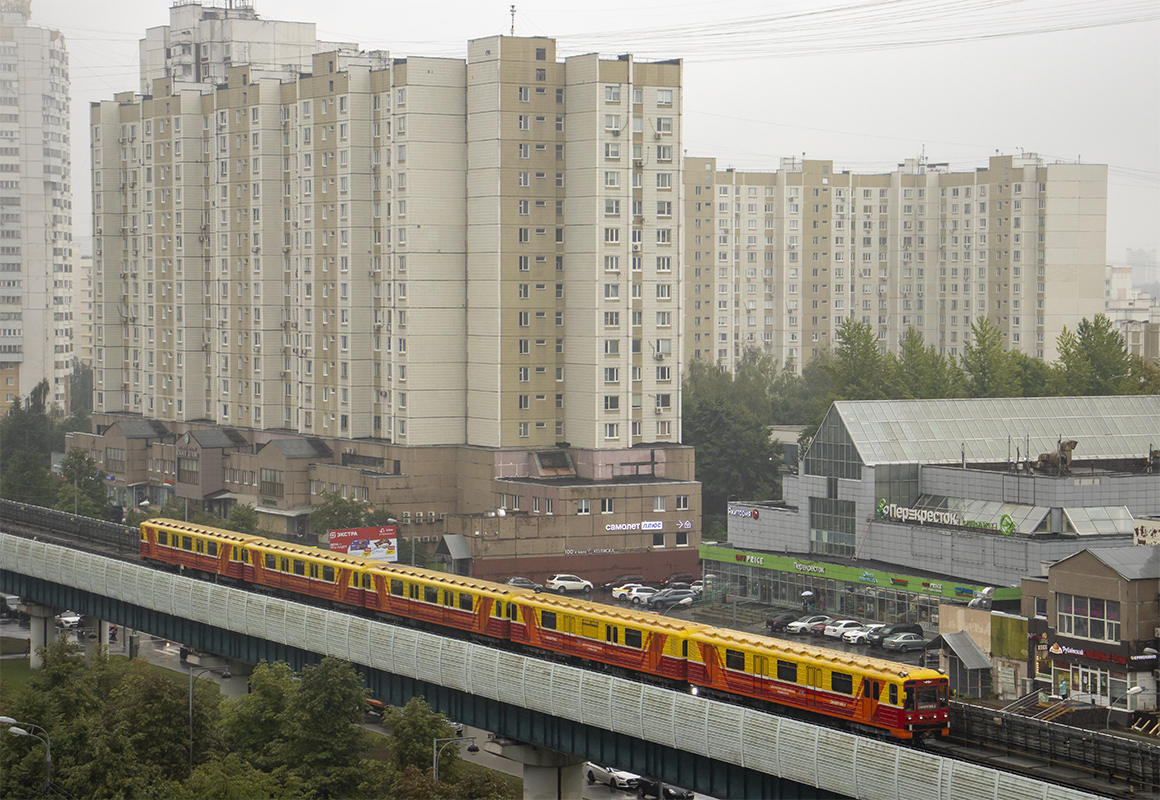 Maskva, 81-717.5 (MMZ/MVM) nr. 0291; Maskva — Views from a height