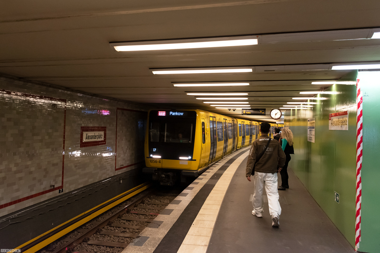 Берлин, BVG IK  18 № 1056; Берлин — U-Bahn — линия U2