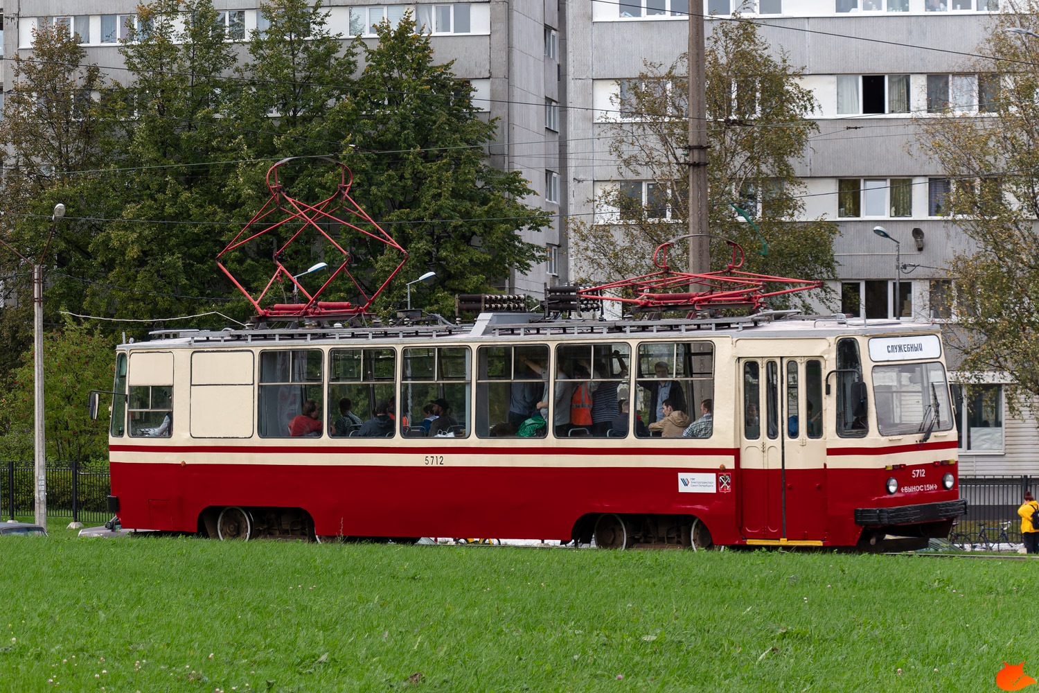 Санкт-Петербург, ПР (18М) № 5712; Санкт-Петербург, 71-147К (ЛВС-97К) № 8108; Сан
