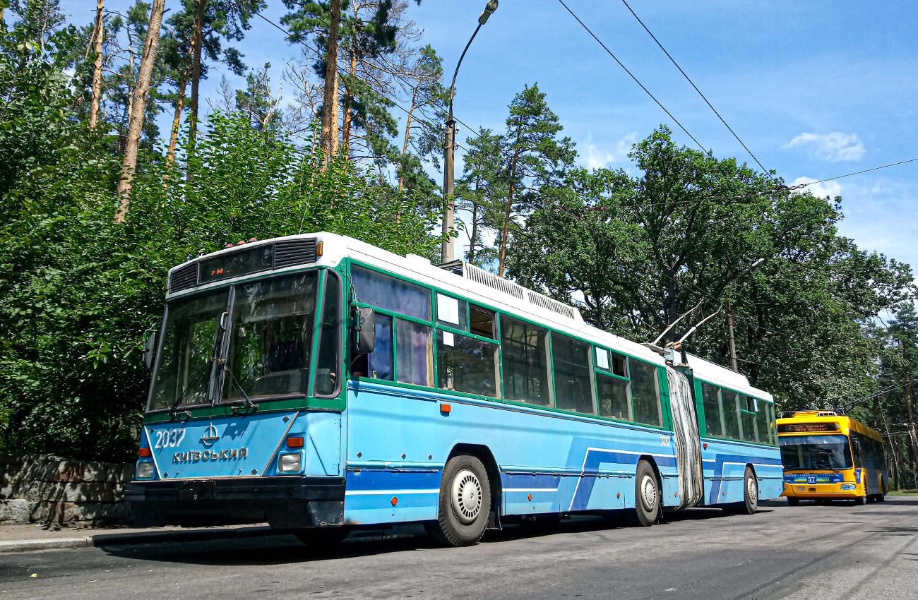 Черкассы, Киев-12.05 № 2037