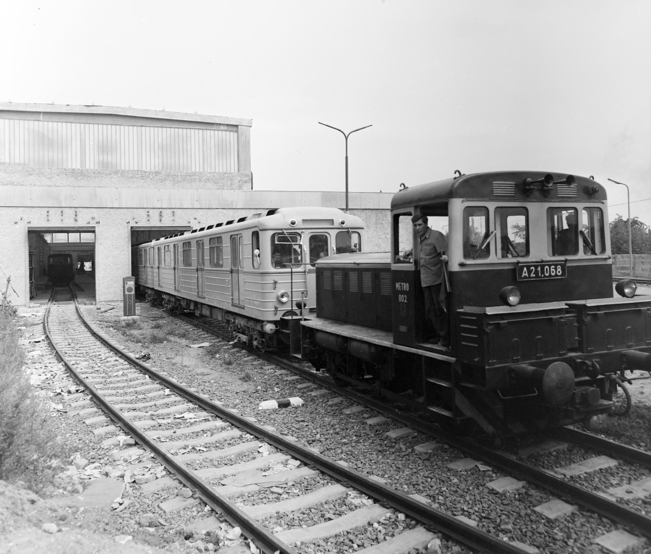 Budapest, Ev № 101; Budapest, Diesel locomotive № 002 (A21 068); Budapest — Metro depots