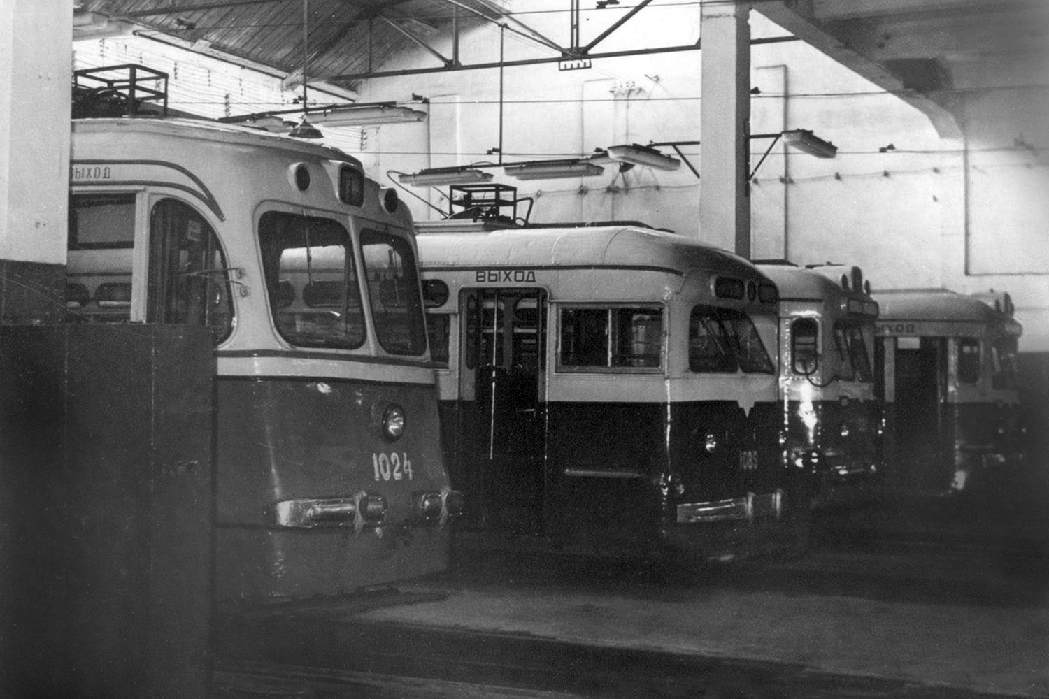 Moscow, M-38 № 1024; Moscow, MTV-82A № 1085; Moscow — Historical photos — Tramway and Trolleybus (1946-1991)