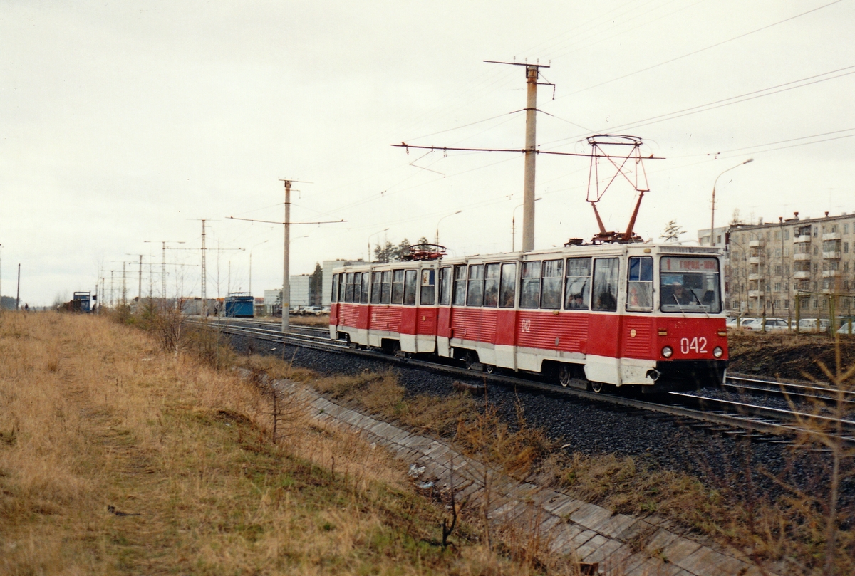 Ust-Ilimsk, 71-605 (KTM-5M3) Nr. 042
