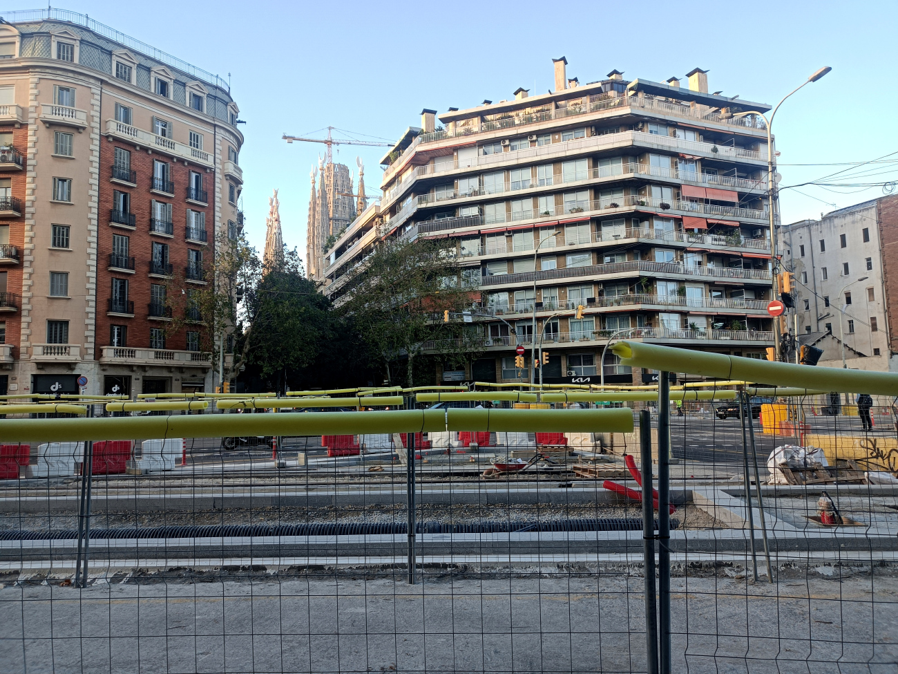 Барселона — Строительство соединительной линии между Trambaix и Trambesòs