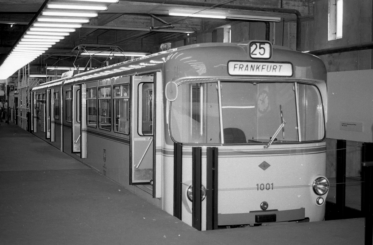 Франкфурт-на-Майне, Duewag U1 № 1001; Мюнхен — IVA 1965 (Internationale Verkehrsausstellung)