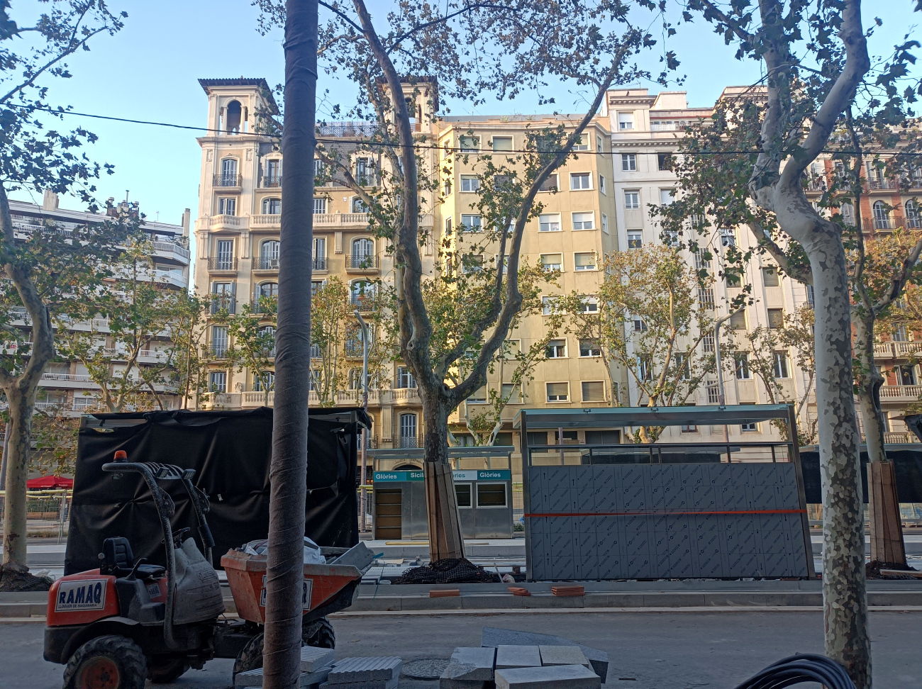 Barcelona — Construction of the connection between the two tram lines on Diagonal