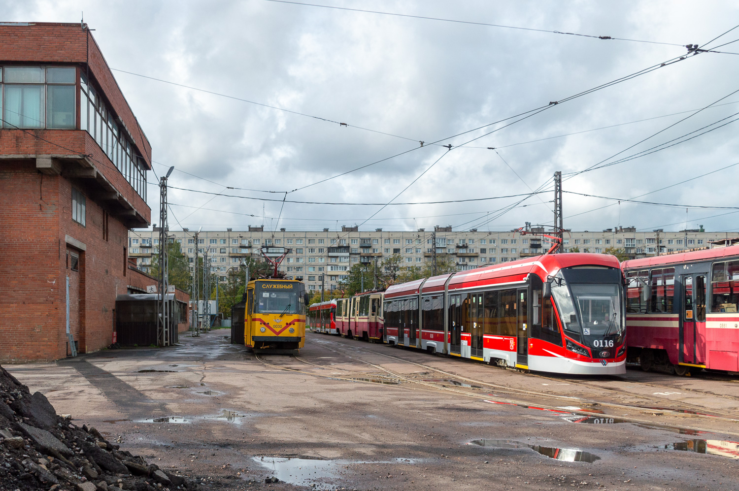 Санкт-Петербург, ПР (18М) № 0030; Санкт-Петербург, 71-931М «Витязь-М» № 0116; Санкт-Петербург — Совмещённый трамвайно-троллейбусный парк