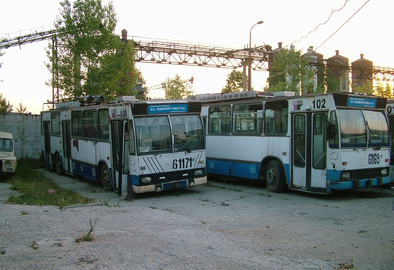Târgovişte, ROCAR E212 № 104; Târgovişte, ROCAR E217 № 102
