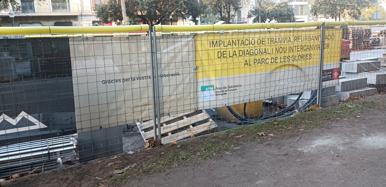 Barcelona — Construction of the connection between the two tram lines on Diagonal